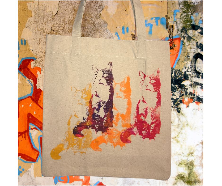Medium Totebag - 4 cats/ Sac fourre-tout 4 chats de grandeur moyenne