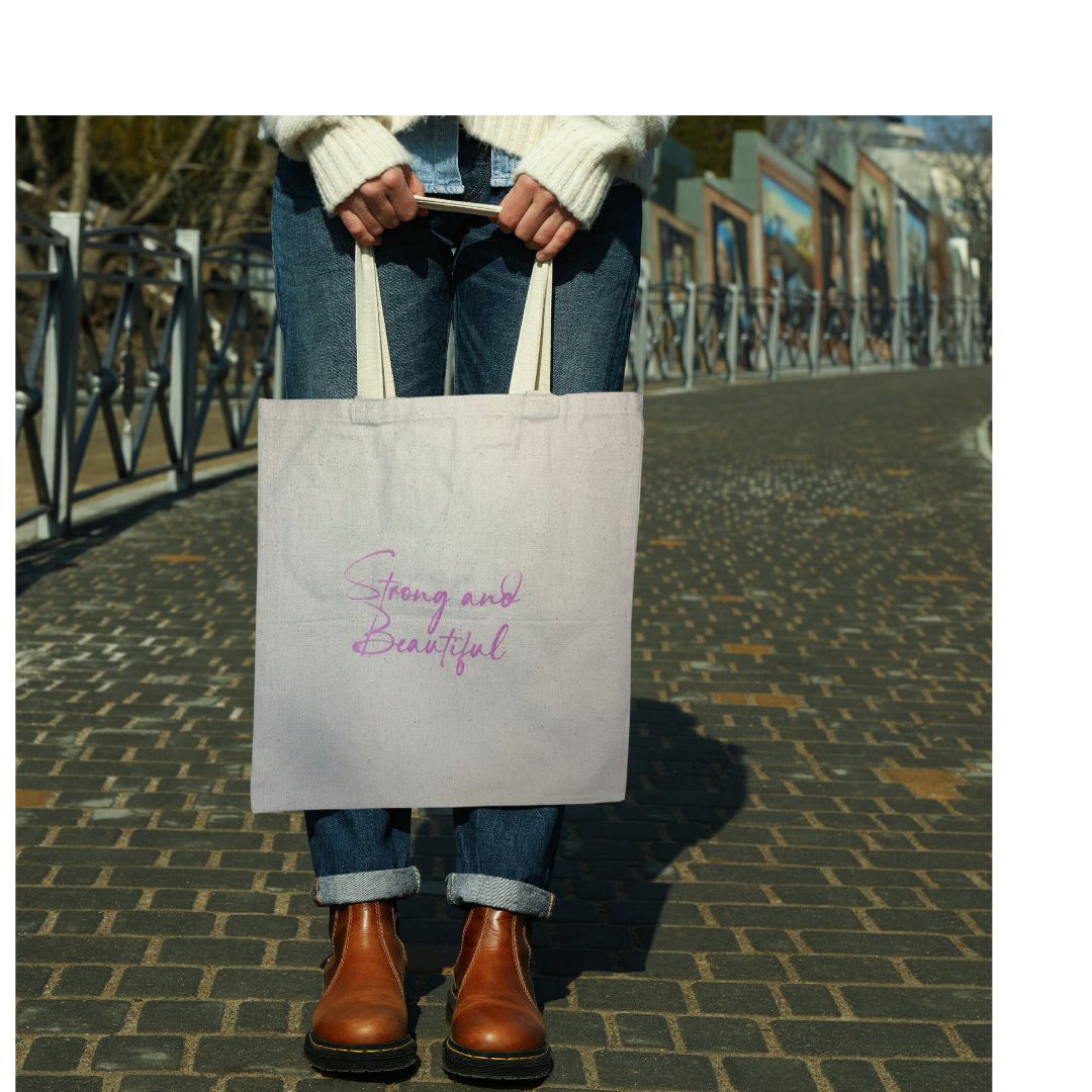 Small Totebag - Strong and Beautiful/ Petit sac fourre-tout - Strong and Beautiful