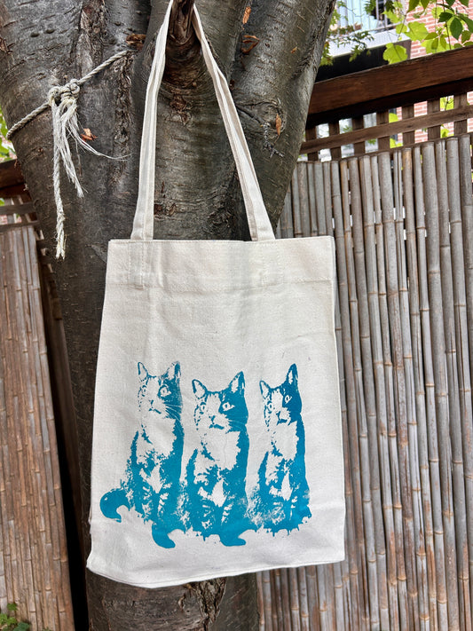 Junebug Collection - Medium Totebag - 3 turquoise cats/ Sac fourre-tout 3 chats turquoises  de grandeur moyenne